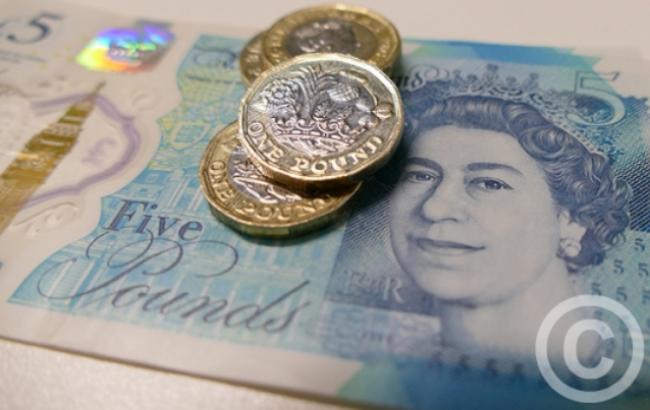 Курс долара на міжбанку о 10:00 зберігся на рівні 26,08 гривень