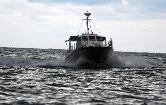 Російські прикордонники затримали український катер в Азовському морі