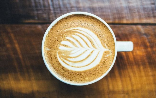 Чому не можна пити каву на голодний шлунок: може призвести навіть до онкології
