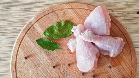 В Україні виявлена курятина з небезпечною хворобою: становить загрозу життю