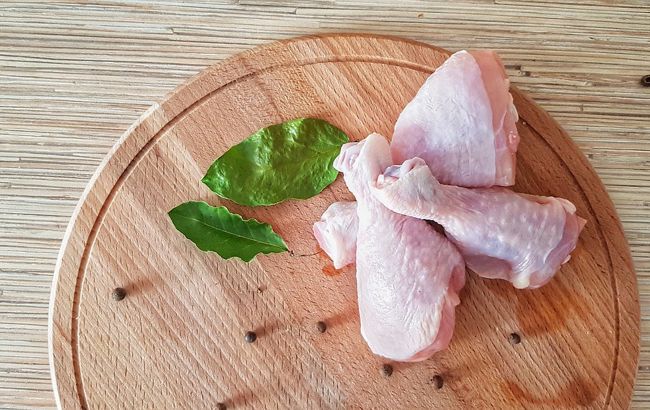 В Україні виявлена курятина з небезпечною хворобою: становить загрозу життю