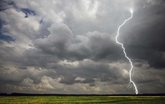 Шквалы, град и грозы: синоптики предупредили о резком ухудшении погодных условий в субботу