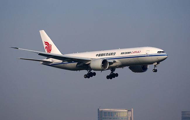 Рейс Air China Париж-Пекін повернули до столиці Франції через терористичну загрозу