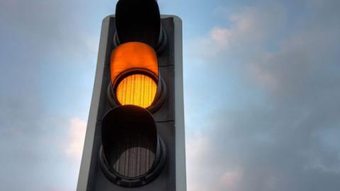 У Кабміні вивчать питання про скасування жовтого сигналу світлофора