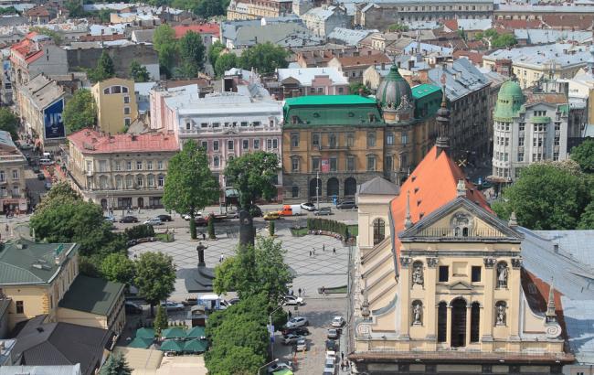 В одному з парків Львова влаштували звалище: поліція розшукує винуватців