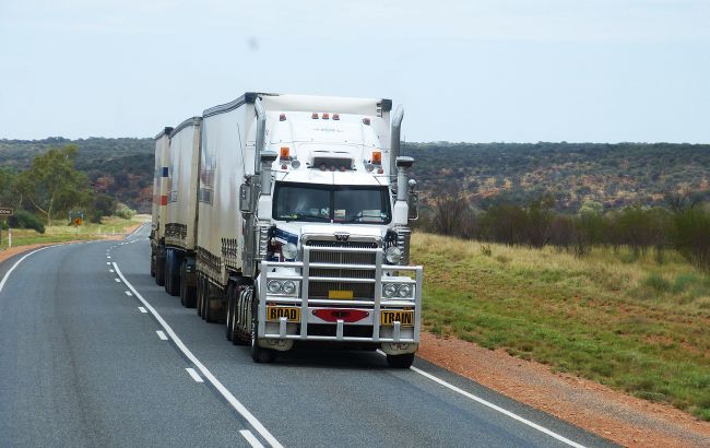 В Киеве ограничили движение грузовиков из-за жары