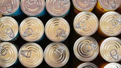 Названо найбільш шкідливі консерви: вони можуть відправити вас у лікарню