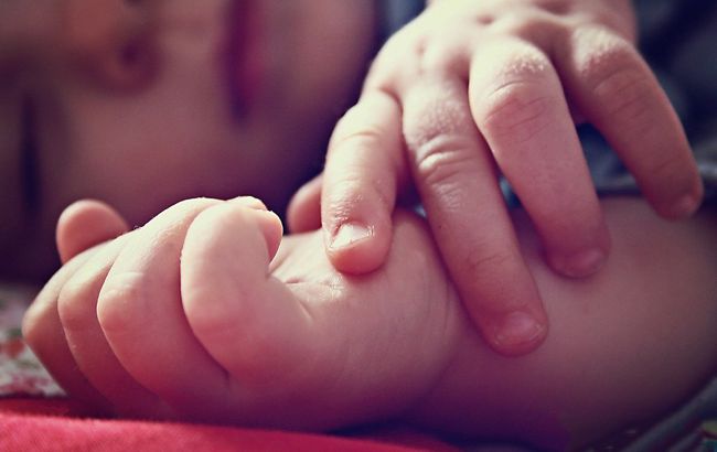 У Луцьку немовля впало в кому після щеплення: рідні звинувачують медиків