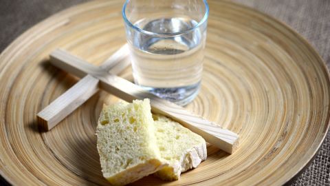 Успенський піст 2021: що заборонено робити і що можна їсти