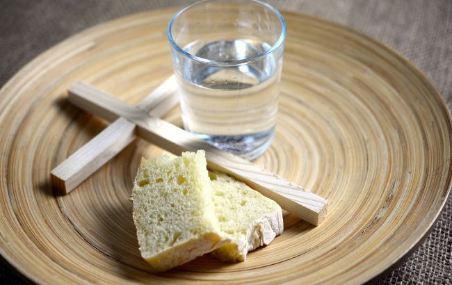 Як правильно використовувати святу воду вдома: основні правила