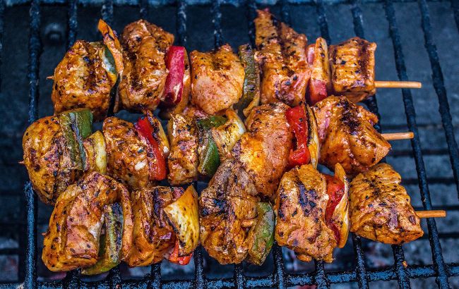 Шашлык будет сухим и невкусным из-за этой ошибки: никогда не допускайте ее!