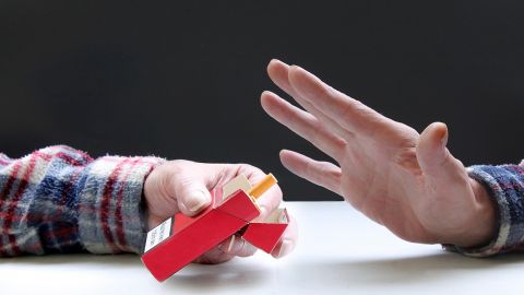 В Украине курильщикам готовят неприятный сюрприз: сигарет будет меньше, но цены выше