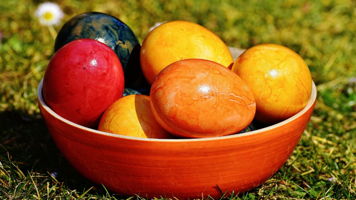 Окрашивание яиц натуральными продуктами