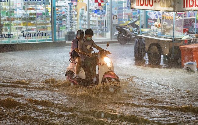 В результате наводнения во Вьетнаме уже погибли 68 человек