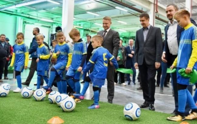 В Украине открыли первый завод производства покрытия для футбольных полей