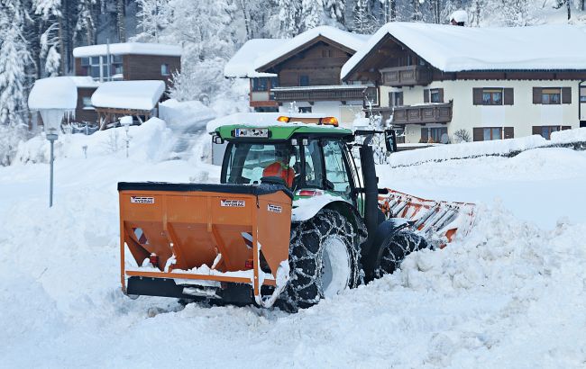 В результаті сильних снігопадів в Німеччині постраждали 9 осіб