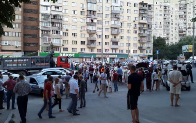 У Голосіївському районі Києва проходить мітинг