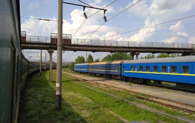 В Хмельницком парня ударило током во время селфи на крыше поезда