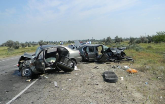 В результате ДТП в Херсонской обл. погибли 3 человека, 2 получили травмы