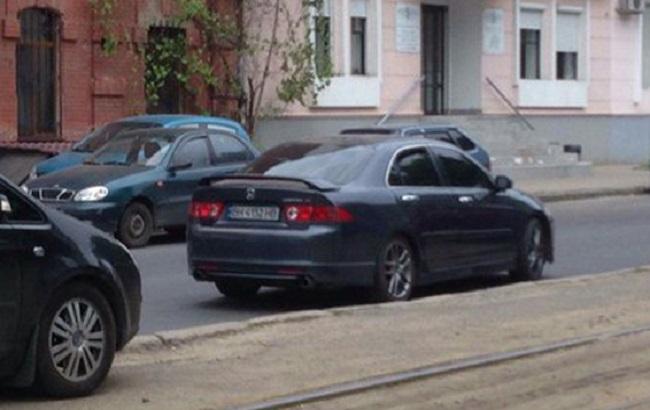 Поліція встановила особу власника авто, з якого стріляли по журналістах в Одесі