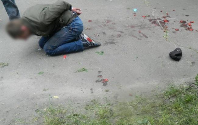 В Киеве полицейский задержал грабителя, ограбившего женщину и напавшего на него с газовым балончиком