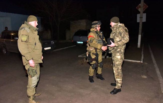 До Мар'їнки прибуло підкріплення поліції