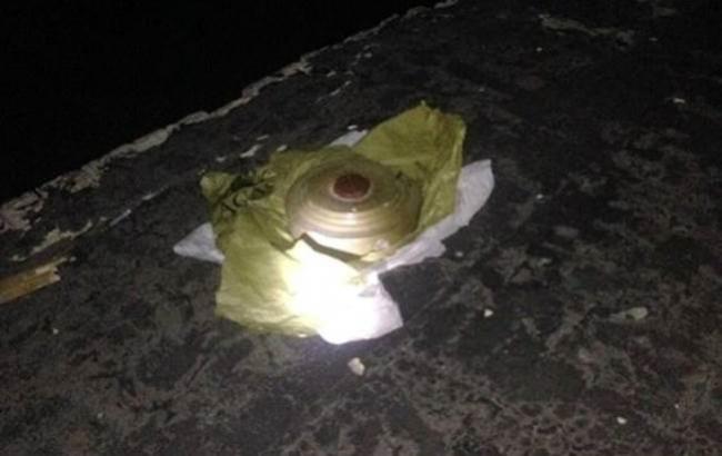 В Киеве на территории школы нашли противотанковую мину