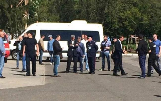 Поліція заявила, що вмовила нардепів "Оппоблоку" покинути Одесу