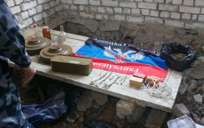 Правоохоронці виявили схрон з боєприпасами поблизу лінії розмежування у Донецькій обл