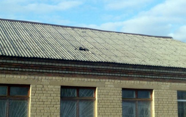 Боевики из "Градов" обстреляли Новгородское, повреждена школа