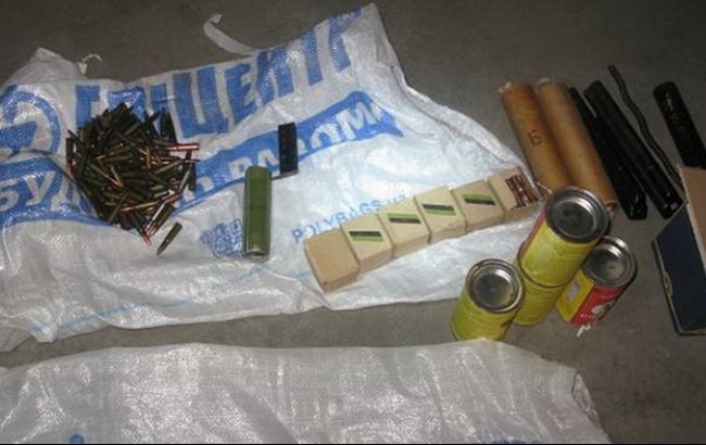 В Киеве на паркинге обнаружили арсенал боеприпасов