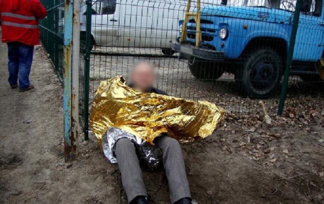 В Киеве мужчина с топором напал на местного жителя