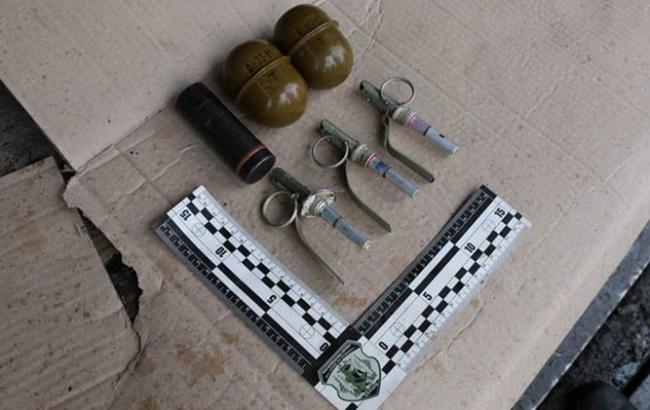 Под Славянском на блокпосту задержали мужчину с гранатами и боеприпасом  