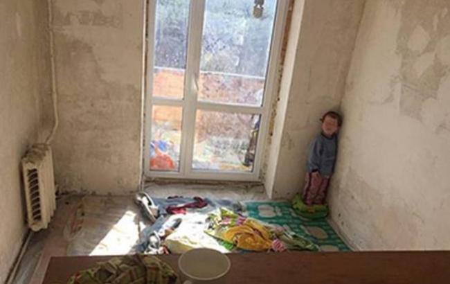 Мальчика из киевского наркопритона вернули обратно горе-родителям