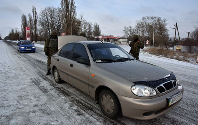 В Мариуполе таксисту угрожали ножом и требовали отвезти в оккупированную Горловку