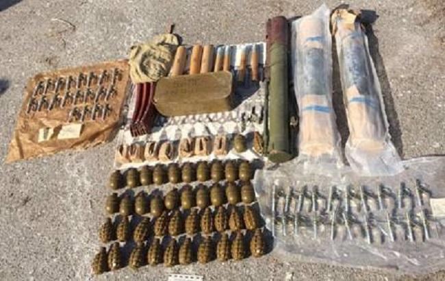 Під Одесою виявили велику схованку з боєприпасами