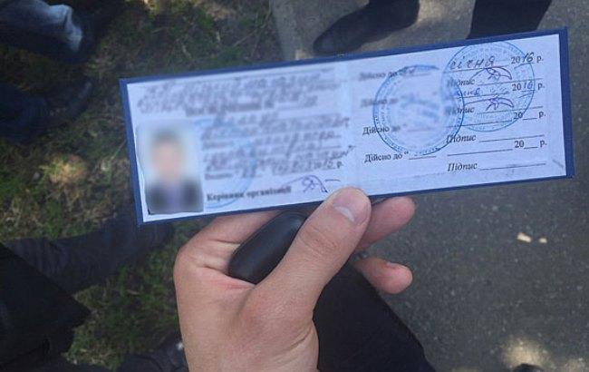 В Киеве погорели на взятке два чиновника КГГА