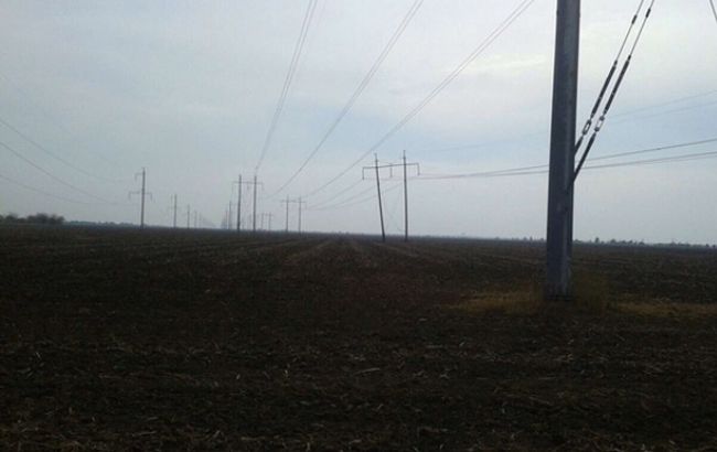 На границе с Крымом подорвали еще одну электроопору