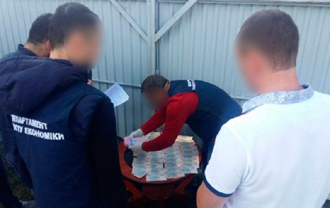 На Закарпатье чиновник требовал 50 тыс. гривен за подключение к газу