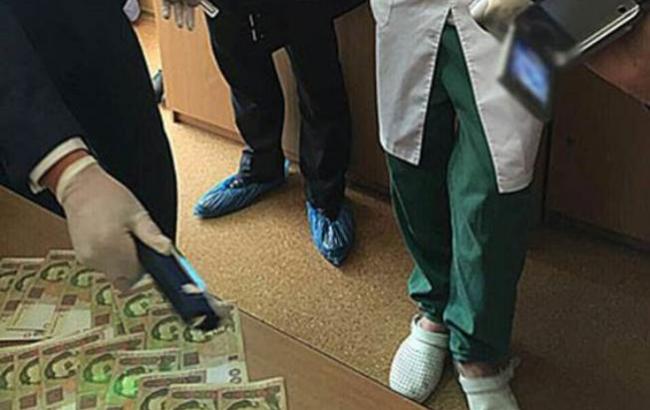 В Харькове врач требовал взятку за установление диагноза