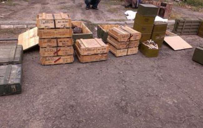 СБУ изъяла один из крупнейших за время АТО тайников с оружием в Луганской обл
