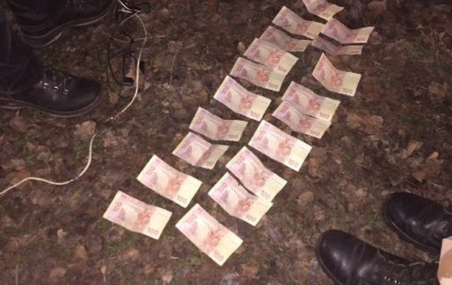 СБУ на взятках задержала 4 полицейских в Ровенской области