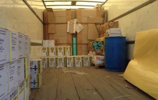 СБУ затримала вантажівки з товарами для бойовиків ДНР