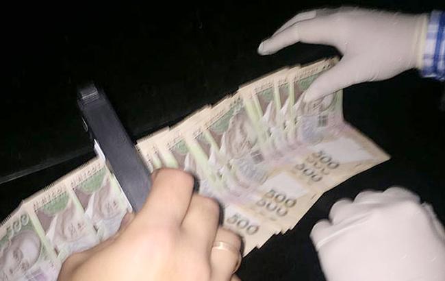 В Одеській області на хабарі затримали чиновника ДФС