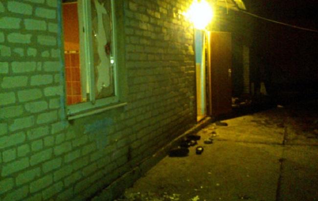 У Донецькій області невідомі кинули гранату у житловий будинок: є поранені