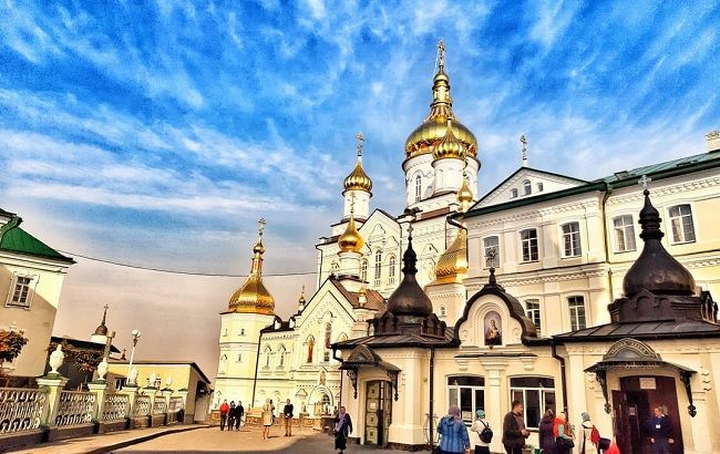 Почаїв закривається на карантин: приїжджих просять покинути місто