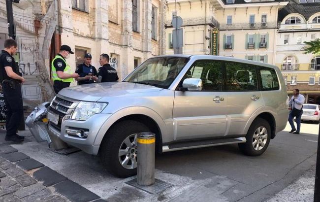 У Києві проникли до резиденції іноземного посла та викрали авто