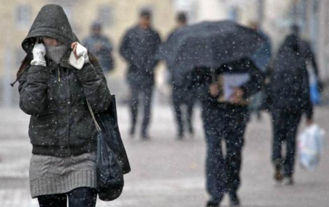 Погода на сьогодні: в Україні переважно мокрий сніг, температура до +10