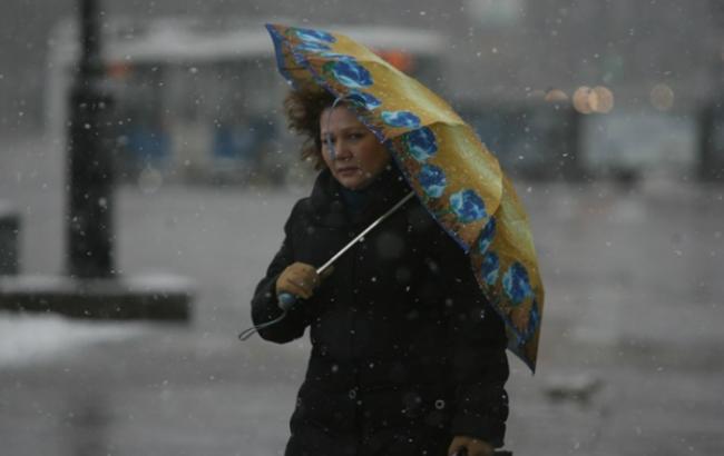 Погода на завтра: в Україні дощі з мокрим снігом, температура до +9