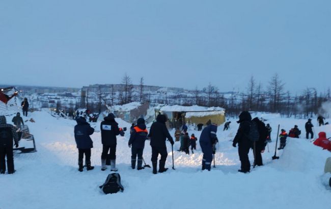 Число жертв лавини в Росії зросло до 3, пошуки завершилися